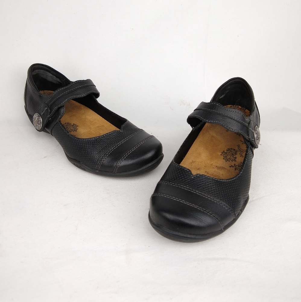 Taos /// Black Bravo Mary Jane Shoes